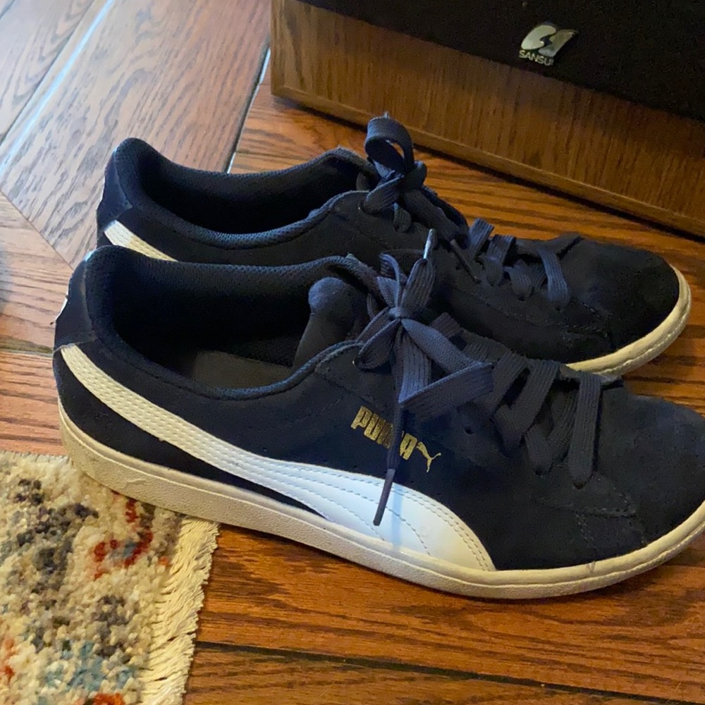 Sneakers